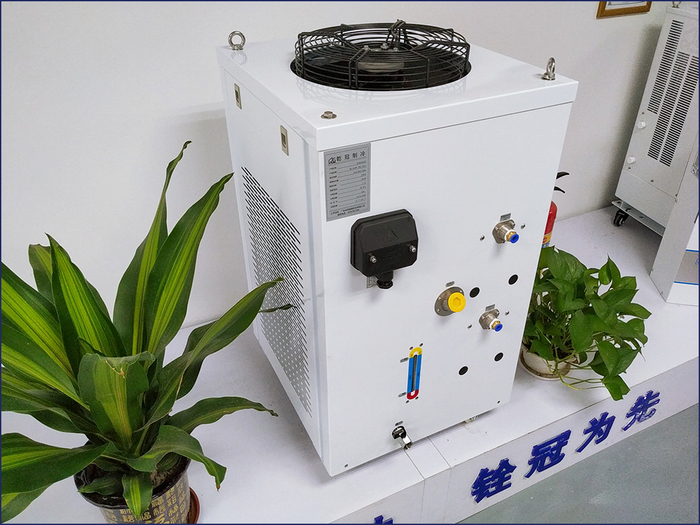 變頻水冷機