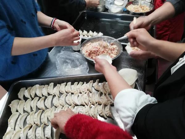 包餃子比賽