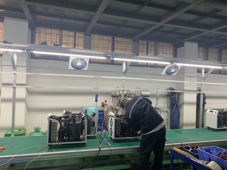 激光冷水機生產線