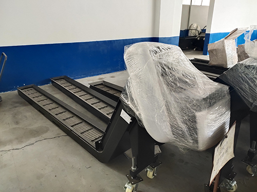 銓冠排屑機