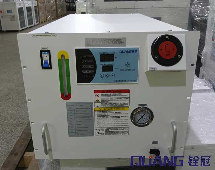臥式激光冷水機