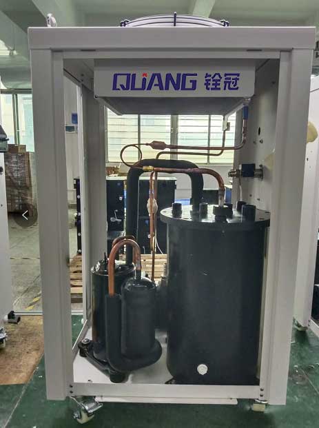 銓冠冷水機內(nèi)部.jpg