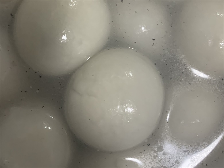 芝麻湯圓