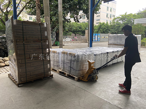 銓冠制冷設備發(fā)貨.jpg