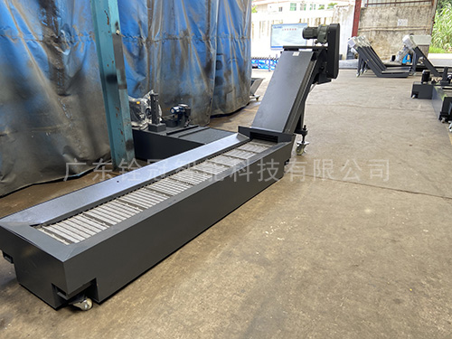 鏈板式排屑機(jī)CNC加工中心好幫手.jpg