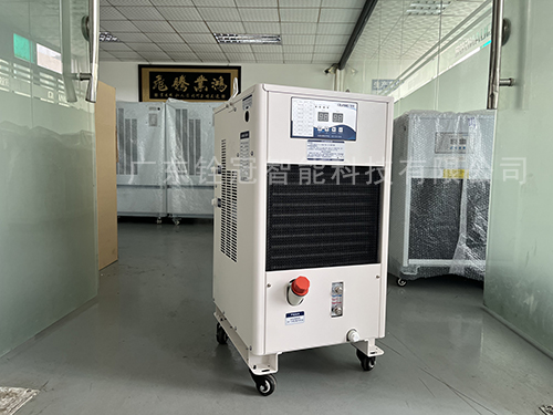 冷水機油冷機.jpg