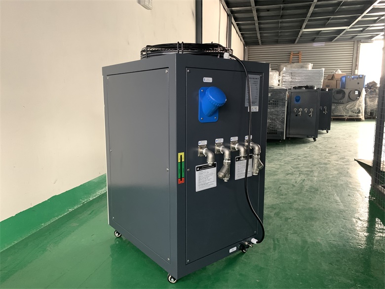 冷水機(jī)