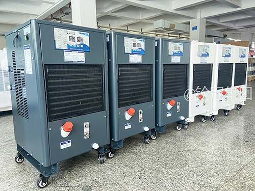 加工中心BT30BT40BT50高速机主轴通用油冷机.jpg
